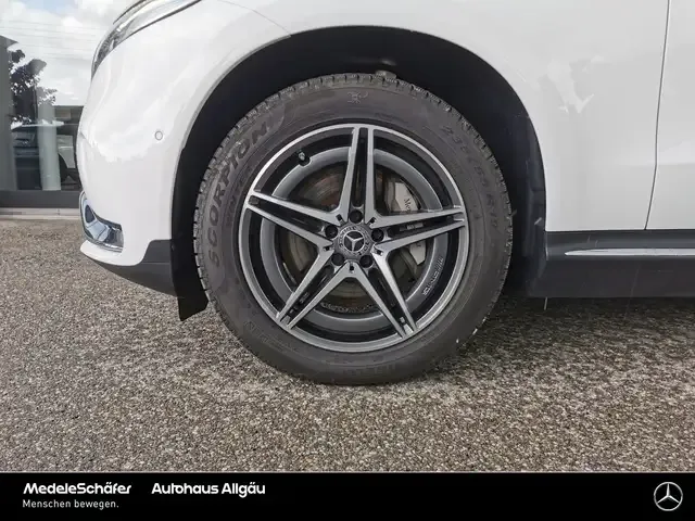 Mercedes-Benz EQC 400