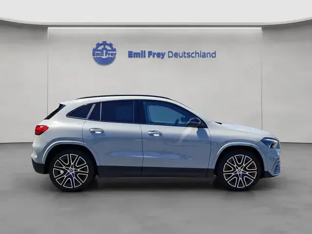 Mercedes-Benz GLA 200