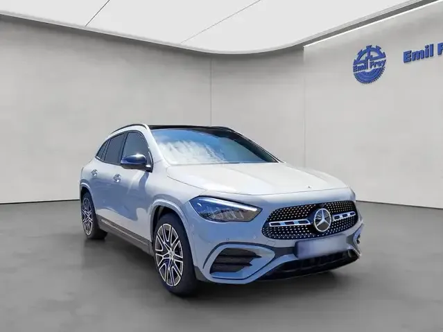 Mercedes-Benz GLA 200