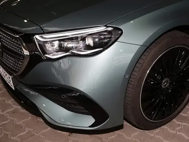 Mercedes-Benz E 300