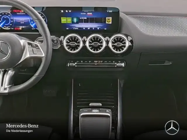 Mercedes-Benz EQA 300