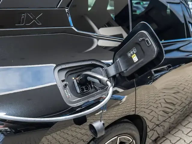 BMW iX