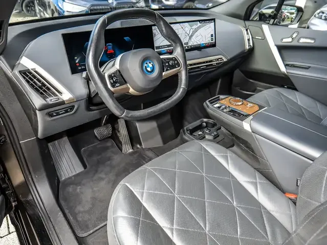 BMW iX