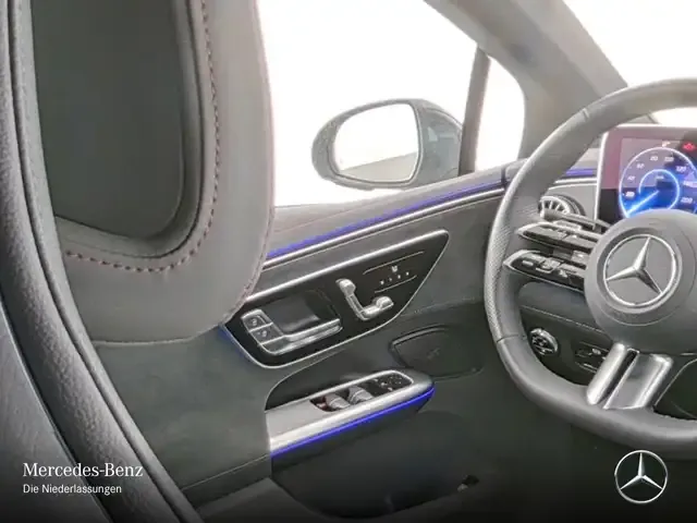 Mercedes-Benz EQE 300