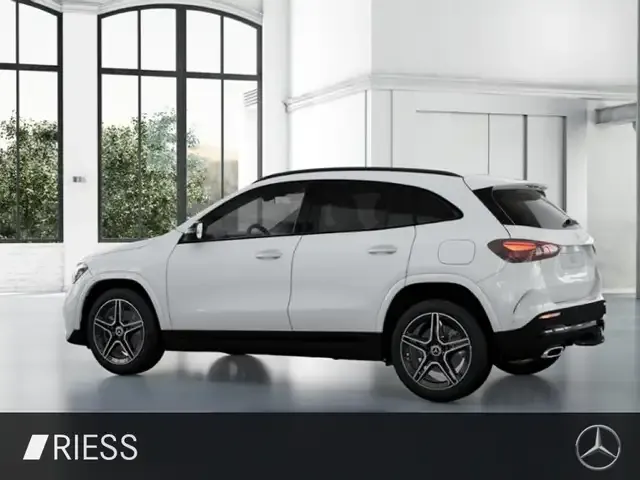 Mercedes-Benz GLA 220