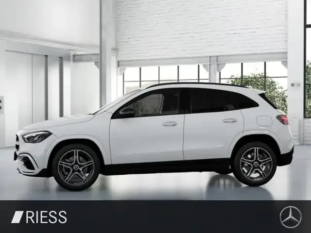 Mercedes-Benz GLA 220