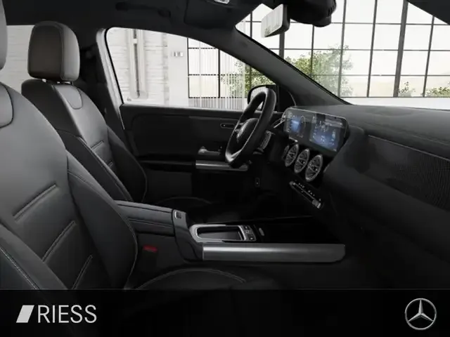 Mercedes-Benz GLA 220