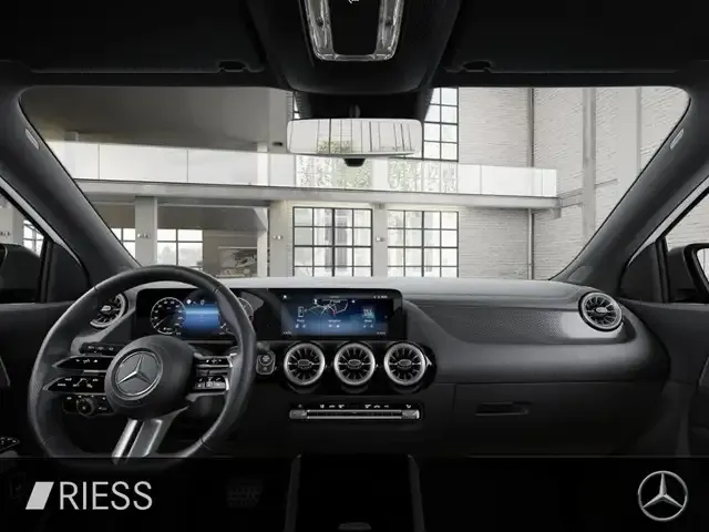 Mercedes-Benz GLA 220