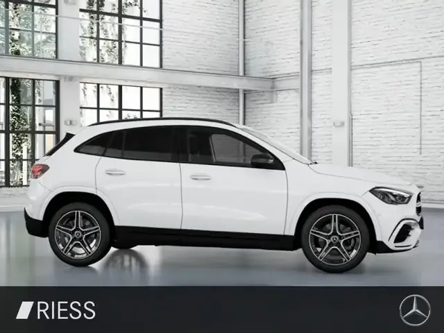 Mercedes-Benz GLA 220