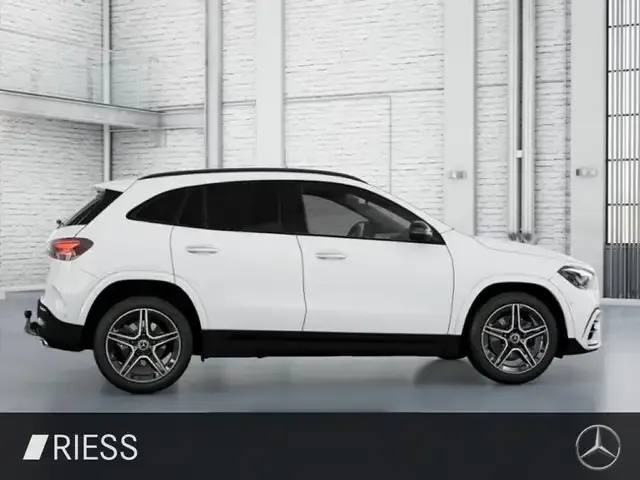 Mercedes-Benz GLA 220