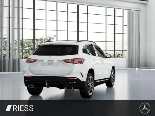 Mercedes-Benz GLA 220