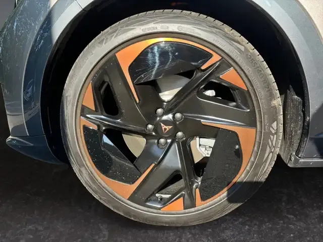 CUPRA Tavascan