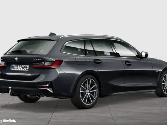 BMW 330