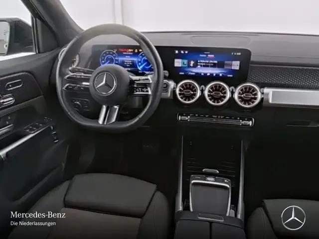 Mercedes-Benz EQB 300
