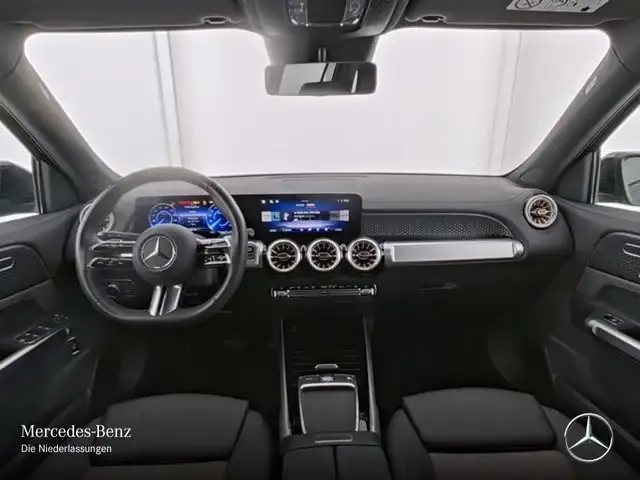 Mercedes-Benz EQB 300