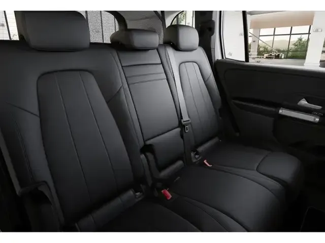 Mercedes-Benz GLB 220