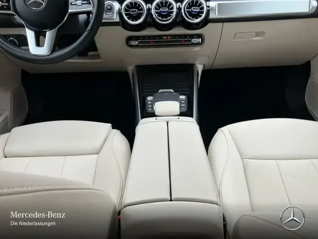 Mercedes-Benz EQB 250