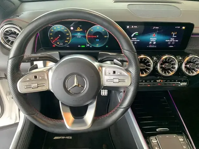 Mercedes-Benz EQB 300