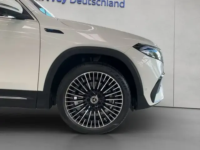 Mercedes-Benz EQB 300