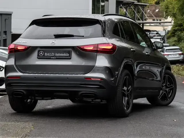 Mercedes-Benz GLA 180