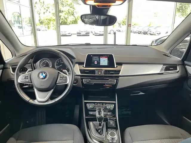BMW 220