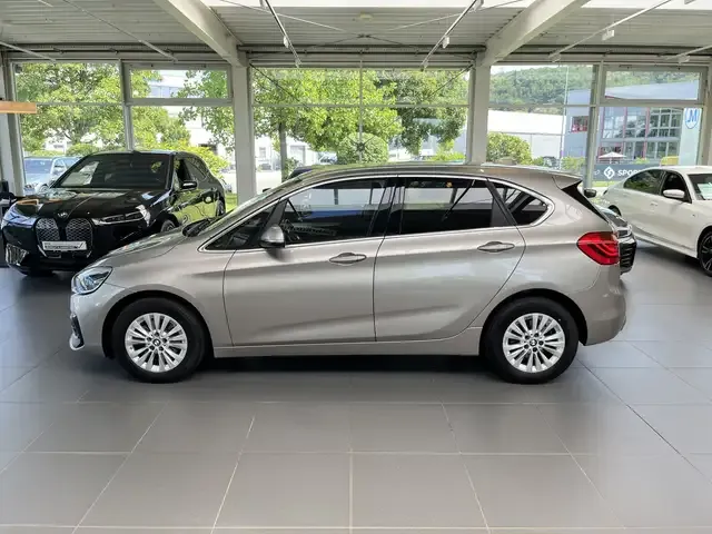 BMW 220