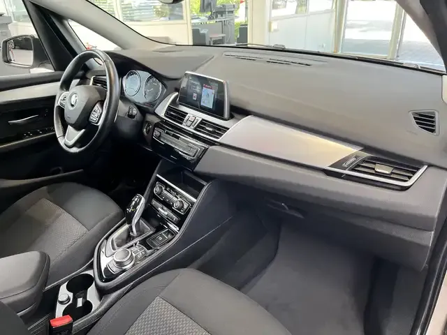 BMW 220
