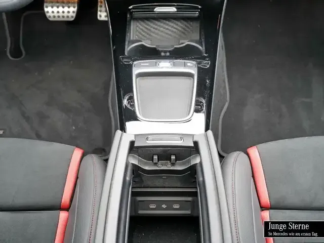 Mercedes-Benz A 35 AMG