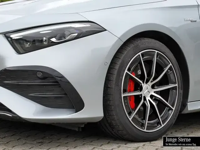 Mercedes-Benz A 35 AMG