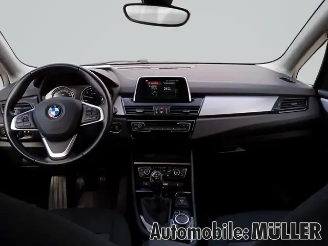 BMW 218