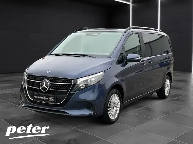 Mercedes-Benz V 220