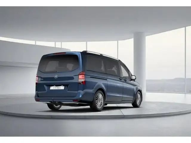 Mercedes-Benz V 220