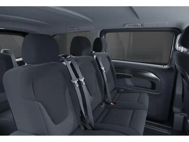 Mercedes-Benz V 220