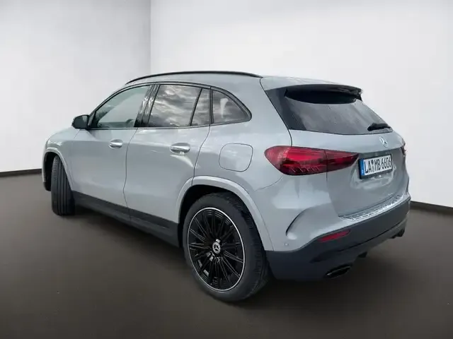 Mercedes-Benz GLA 200