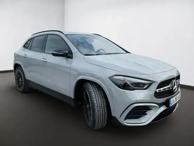Mercedes-Benz GLA 200