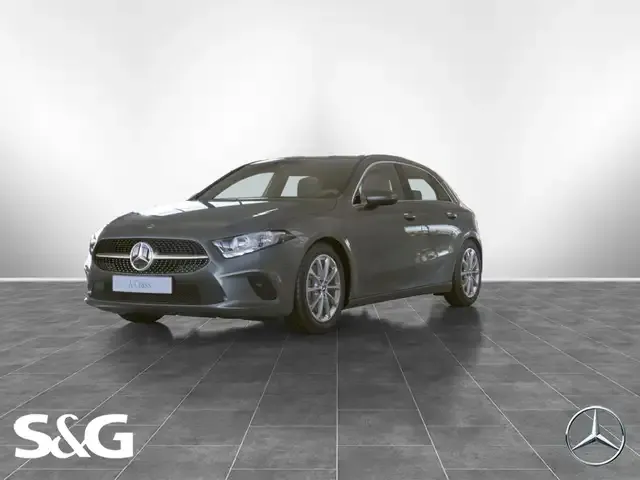 Mercedes-Benz A 220