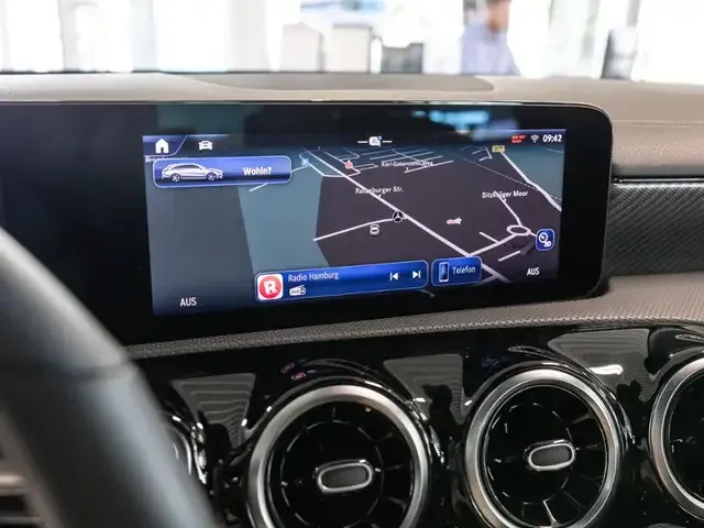 Mercedes-Benz CLA 180