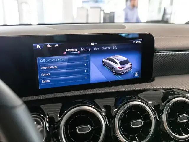 Mercedes-Benz CLA 180