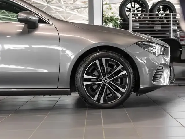 Mercedes-Benz CLA 180