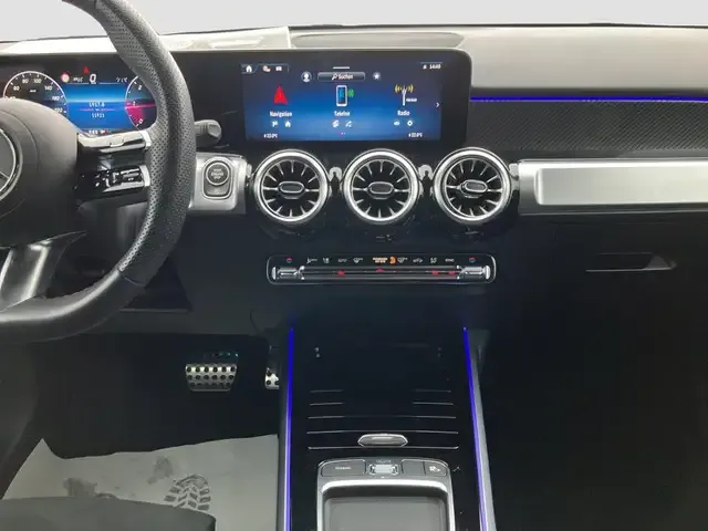 Mercedes-Benz GLB 200