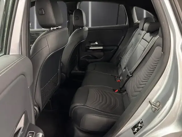 Mercedes-Benz GLA 220