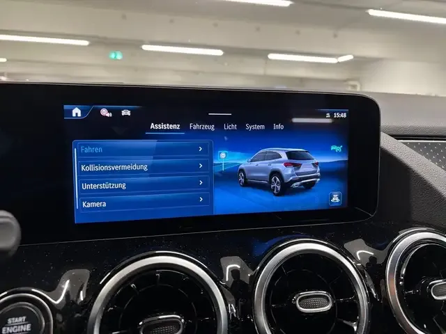 Mercedes-Benz GLA 220