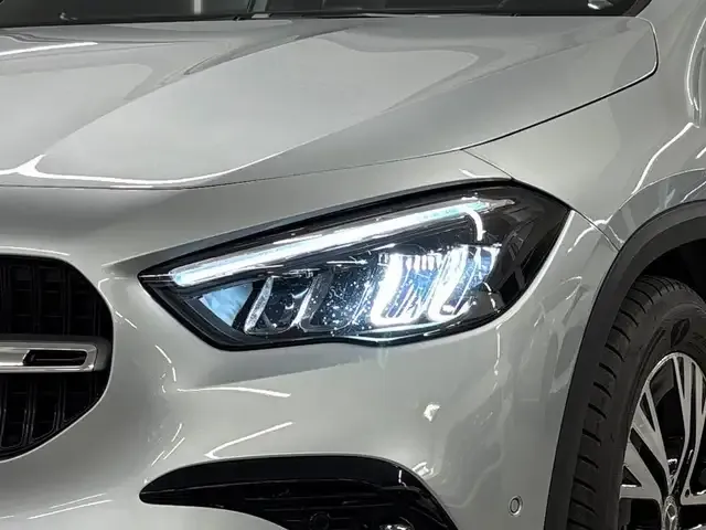 Mercedes-Benz GLA 220