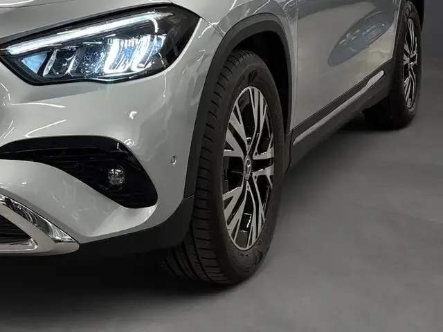 Mercedes-Benz GLA 220