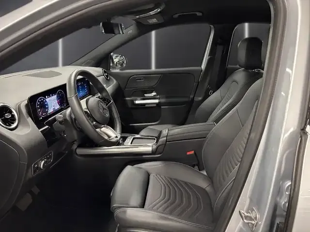 Mercedes-Benz GLA 220