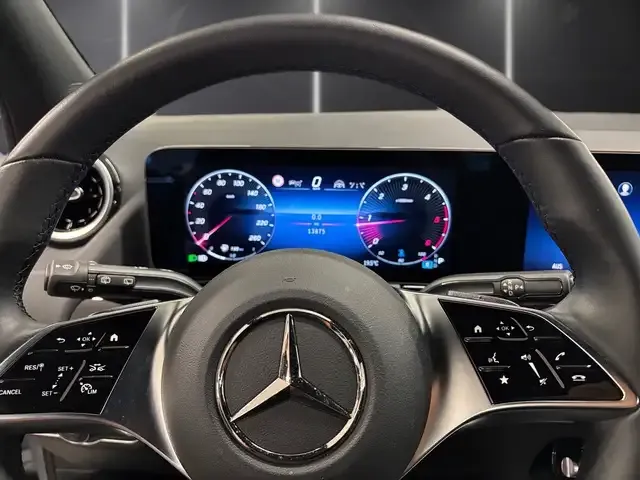 Mercedes-Benz GLA 220