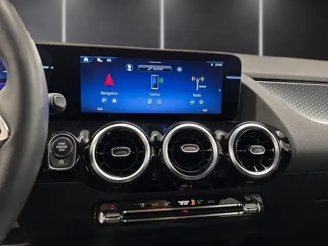 Mercedes-Benz GLA 220