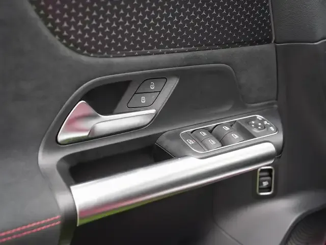 Mercedes-Benz EQA 300