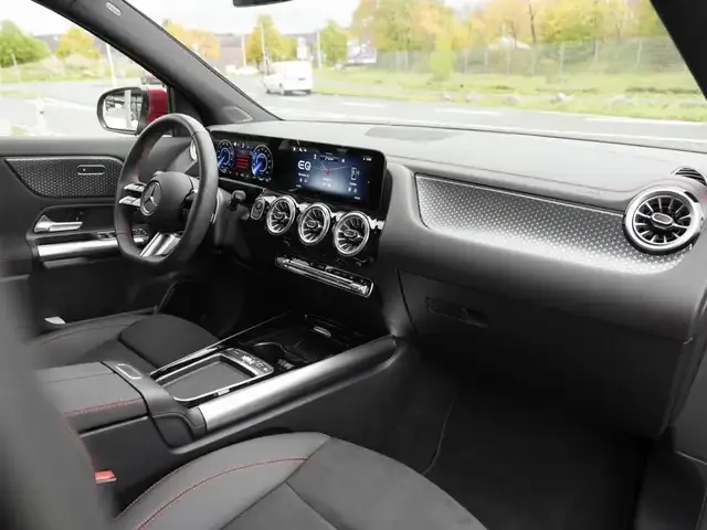 Mercedes-Benz EQA 300