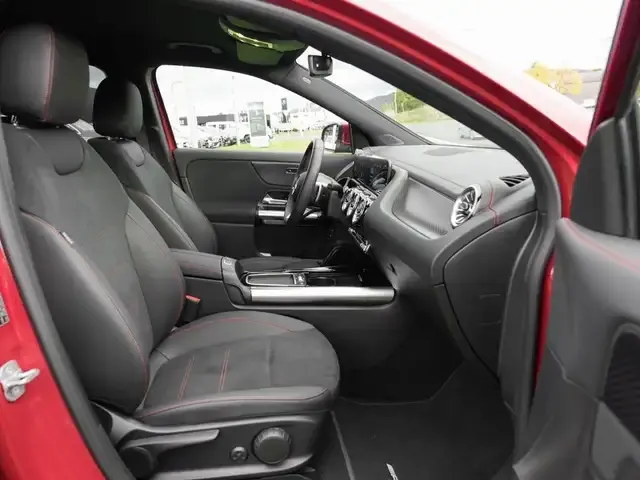 Mercedes-Benz EQA 300